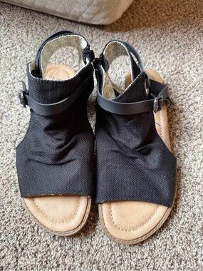 Black Women's Open-Toe Ankle-Strap Sandals with Cushioned Footbed